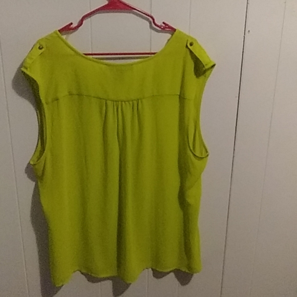 Lime green blouse - Picture 2 of 2